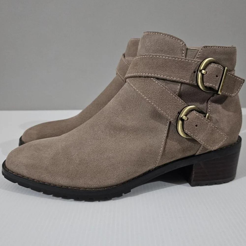 Blondo Shanna Waterproof Moto Ankle Boot Womens 7.5 Taupe Suede Buckle Fall NEW